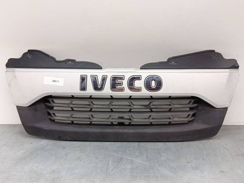 Recambio de rejillas capo para iveco daily v furgoneta 29s13, 29l13, 35c13, 35s13, 40c13, 40s13 referencia OEM IAM 5801342734  