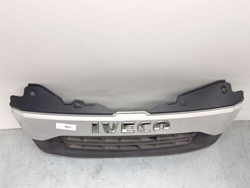 Recambio de rejillas capo para iveco daily v furgoneta 29s13, 29l13, 35c13, 35s13, 40c13, 40s13 referencia OEM IAM 5801342734  