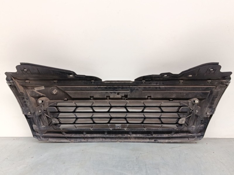 Recambio de rejillas capo para iveco daily v furgoneta 29s13, 29l13, 35c13, 35s13, 40c13, 40s13 referencia OEM IAM 5801342734  