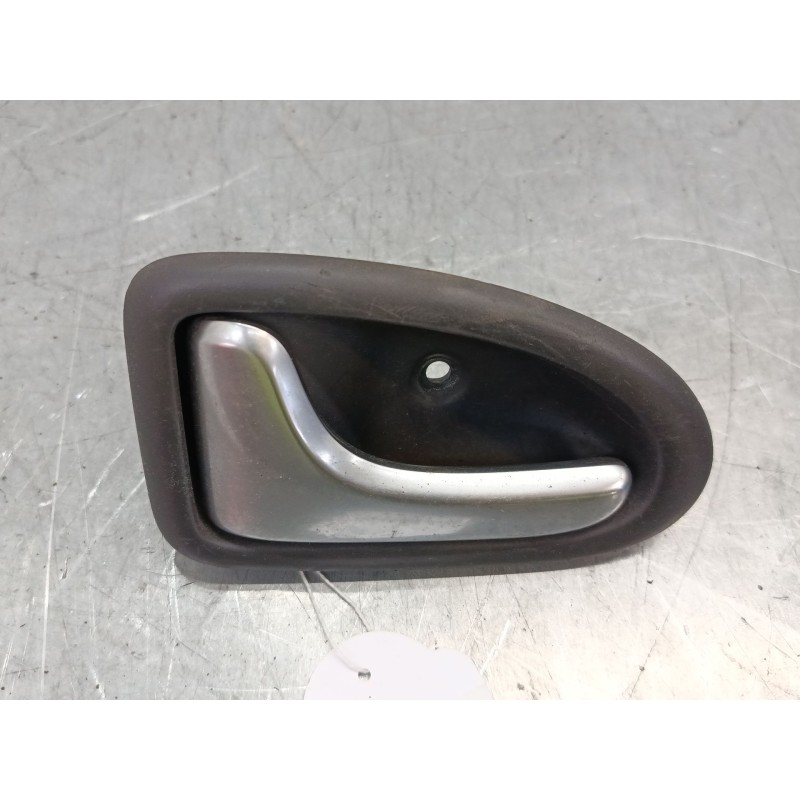 Recambio de maneta interior puerta trasera izquierda para renault megane i kombi van (ka_) 1.4 (ka0d) referencia OEM IAM 8200028