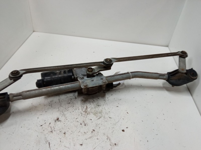 Recambio de motor limpia delantero para toyota corolla (_e12_) 2.0 d-4d (cde120r_, cde120l_) referencia OEM IAM 8511002100A  