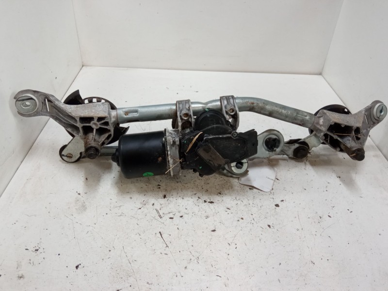 Recambio de motor limpia delantero para nissan juke (f15) 1.6 referencia OEM IAM 9724100802913  