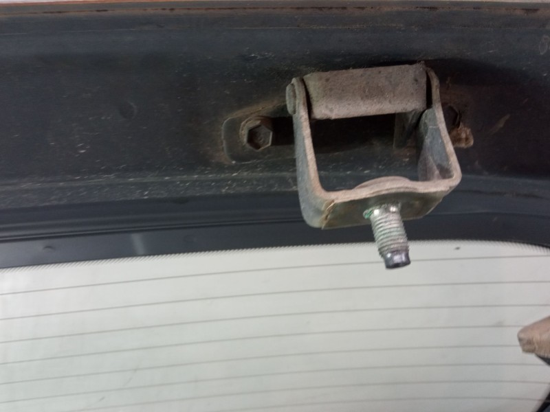 Recambio de porton trasero para hyundai i20 i (pb, pbt) 1.2 referencia OEM IAM 737001J060  