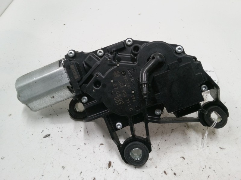 Recambio de motor limpia trasero para volkswagen polo iv (9n_, 9a_) 1.4 tdi referencia OEM IAM   