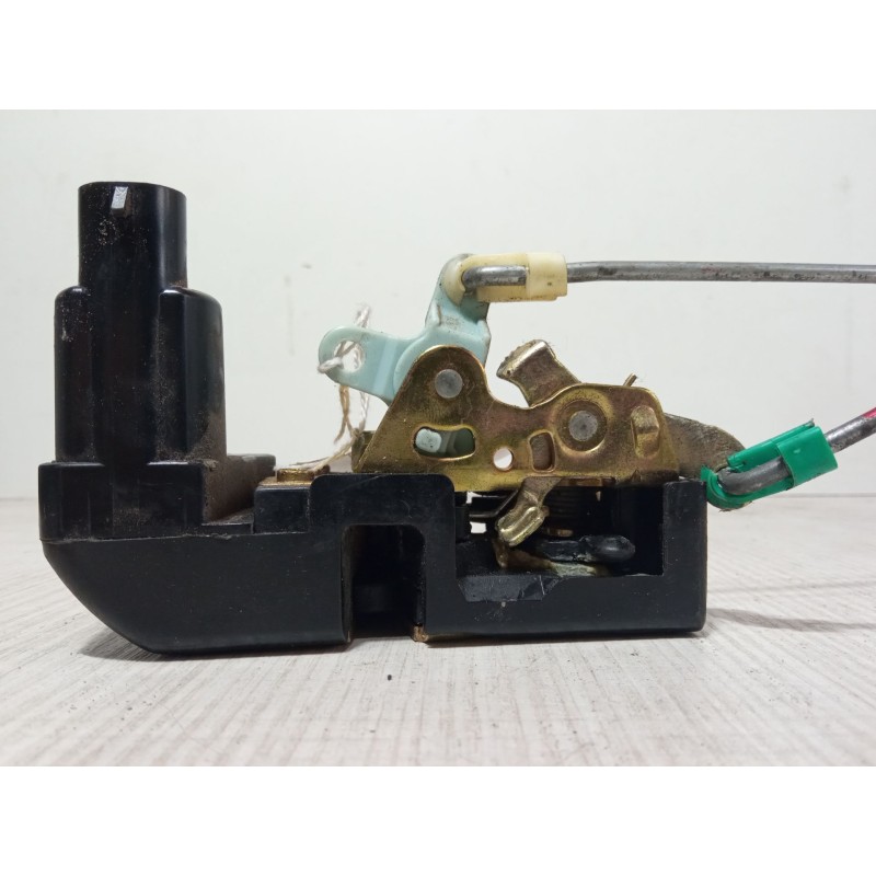 Recambio de cerradura puerta delantera derecha para chrysler voyager / grand voyager iii (gs_, ns_) 2.4 i referencia OEM IAM   
