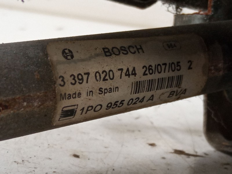 Recambio de motor limpiaparabrisas delantero derecho para seat leon (1p1) 1.9 tdi referencia OEM IAM   
