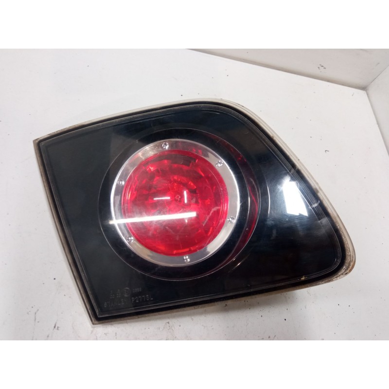 Recambio de piloto trasero porton izquierdo para mazda 3 sedán (bk) 1.6 di turbo (bk12y) referencia OEM IAM   