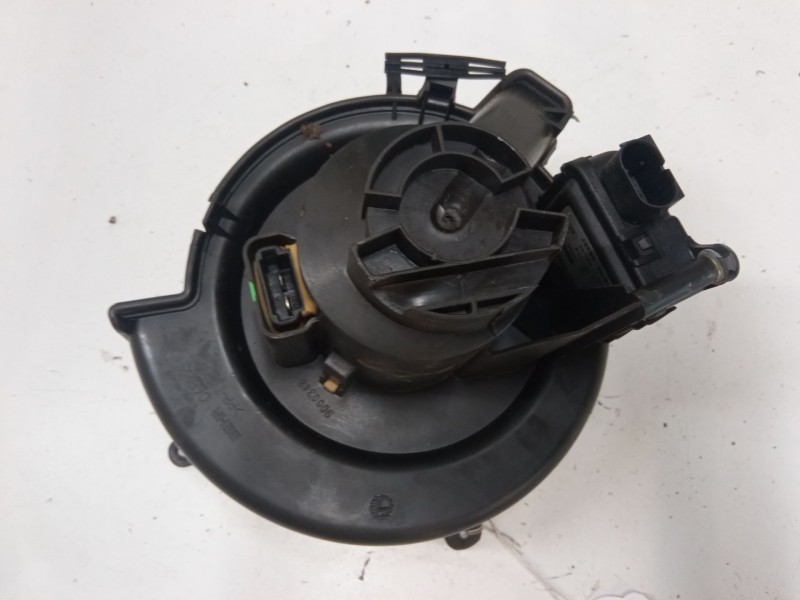 Recambio de motor calefaccion para opel zafira a monospace (t98) 2.0 dti 16v (f75) referencia OEM IAM 90437893  