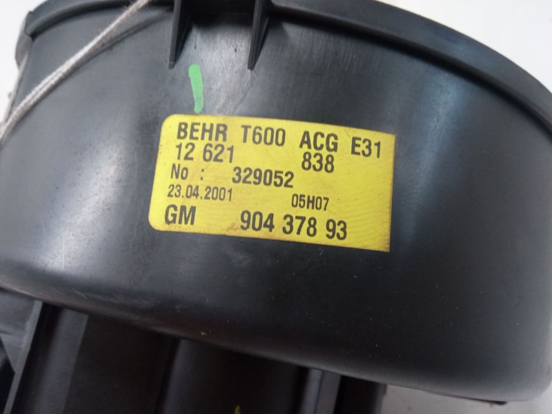 Recambio de motor calefaccion para opel zafira a monospace (t98) 2.0 dti 16v (f75) referencia OEM IAM 90437893  