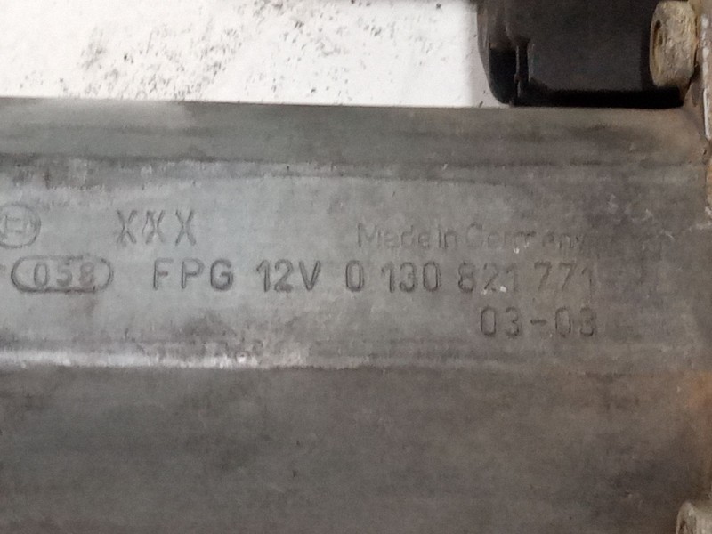 Recambio de motor elevaluna delantero derecho para ford mondeo iii sedán (b4y) 2.0 16v tddi / tdci referencia OEM IAM 0130821771