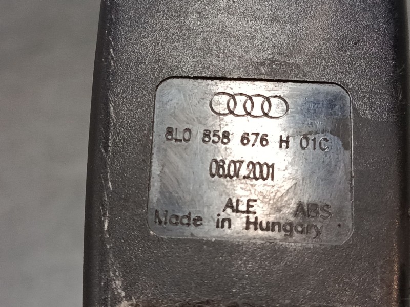 Recambio de anclaje cinturon delantero derecho para audi a3 (8l1) 1.9 tdi referencia OEM IAM 8l0858676  