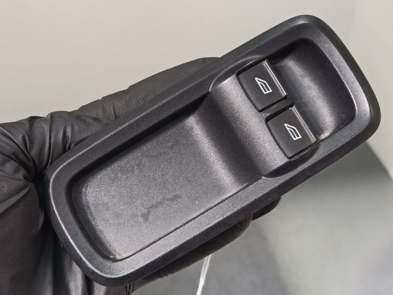 Recambio de mando elevalunas delantero izquierdo para ford fiesta vi (cb1, ccn) 1.4 tdci referencia OEM IAM 6A6T14A132AC  