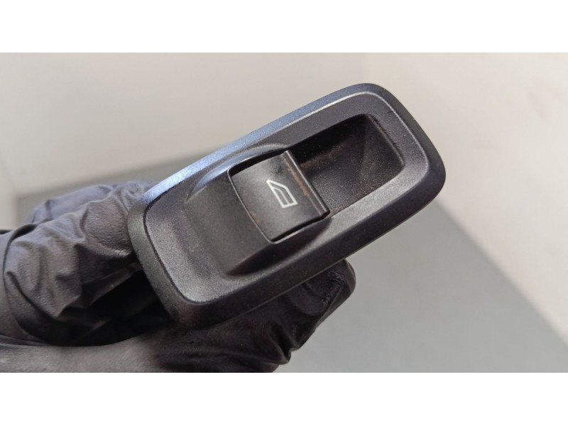 Recambio de mando elevalunas delantero derecho para ford fiesta vi (cb1, ccn) 1.4 tdci referencia OEM IAM 8A6T14529AB  