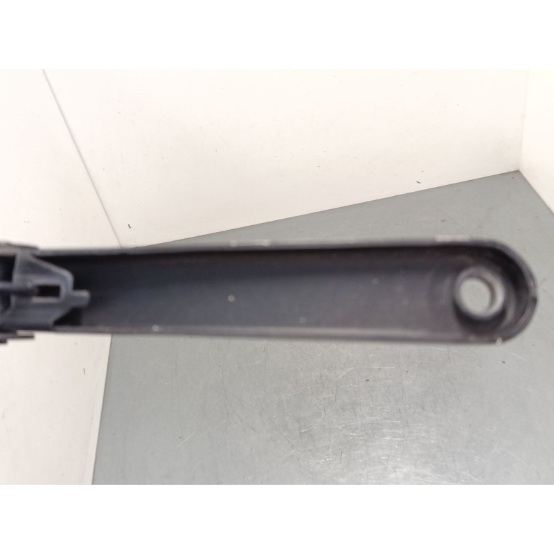 Recambio de brazo limpia delantero izquierdo para ford fiesta vi (cb1, ccn) 1.4 tdci referencia OEM IAM 8A6117526AB  