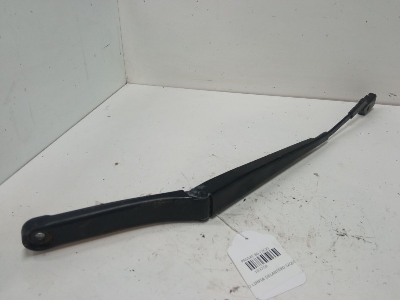 Recambio de brazo limpia delantero izquierdo para volkswagen passat b6 (3c2) 2.0 tdi 16v referencia OEM IAM   