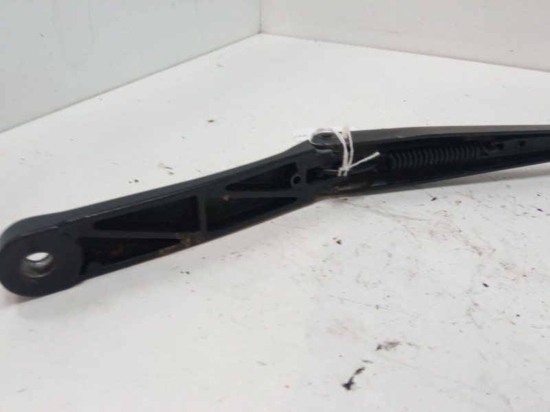 Recambio de brazo limpia delantero izquierdo para volkswagen passat b6 (3c2) 2.0 tdi 16v referencia OEM IAM   