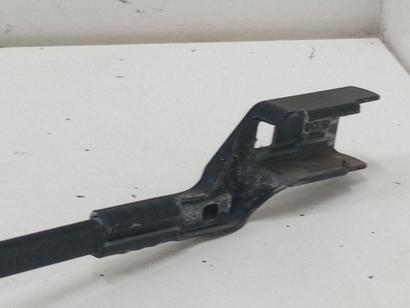 Recambio de brazo limpia delantero izquierdo para volkswagen passat b6 (3c2) 2.0 tdi 16v referencia OEM IAM   