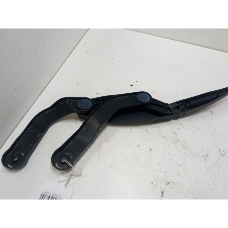 Recambio de brazo limpia delantero derecho para mercedes-benz clase e (w211) e 270 cdi (211.016) referencia OEM IAM   