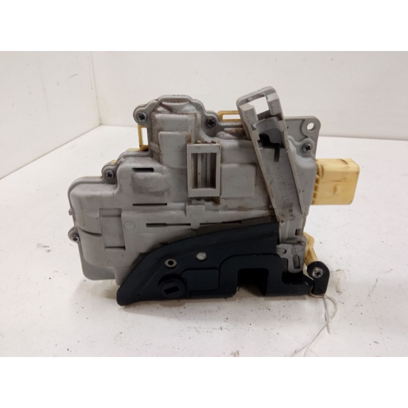 Recambio de cerradura puerta trasera izquierda para volkswagen passat b6 (3c2) 2.0 tdi 16v referencia OEM IAM 3C4B39015A  