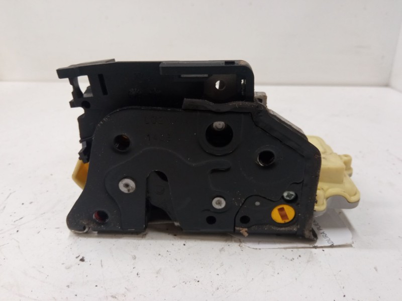 Recambio de cerradura puerta trasera izquierda para volkswagen passat b6 (3c2) 2.0 tdi 16v referencia OEM IAM 3C4B39015A  