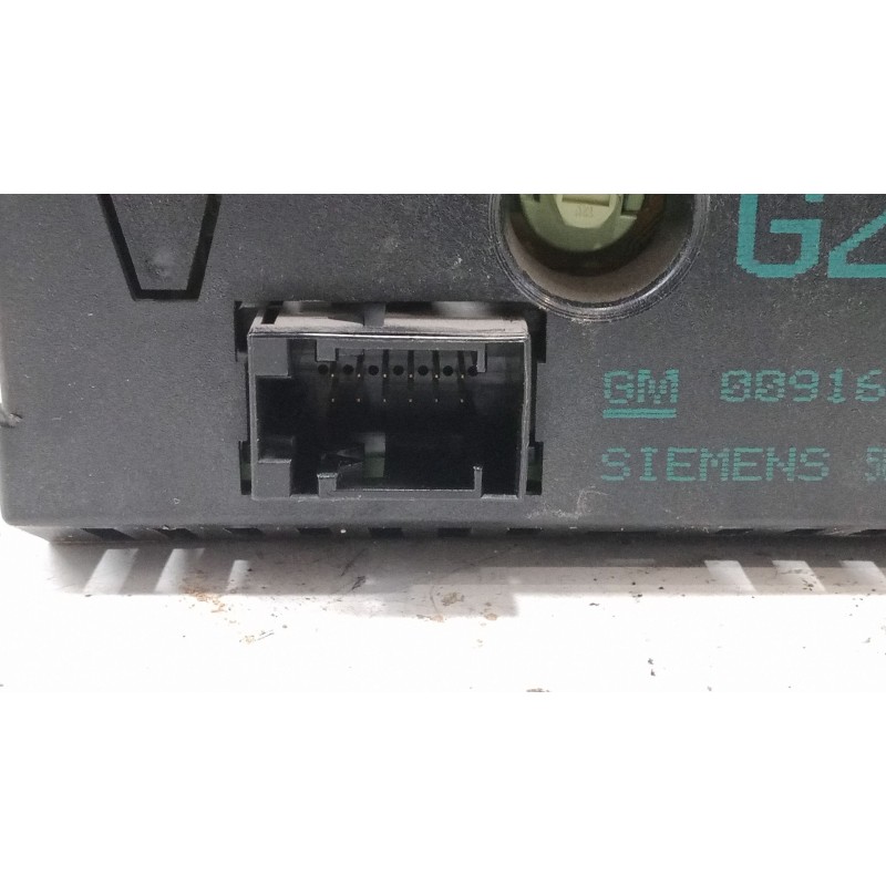 Recambio de pantalla interior reloj para opel corsa c (x01) 1.2 (f08, f68) referencia OEM IAM 009164455  