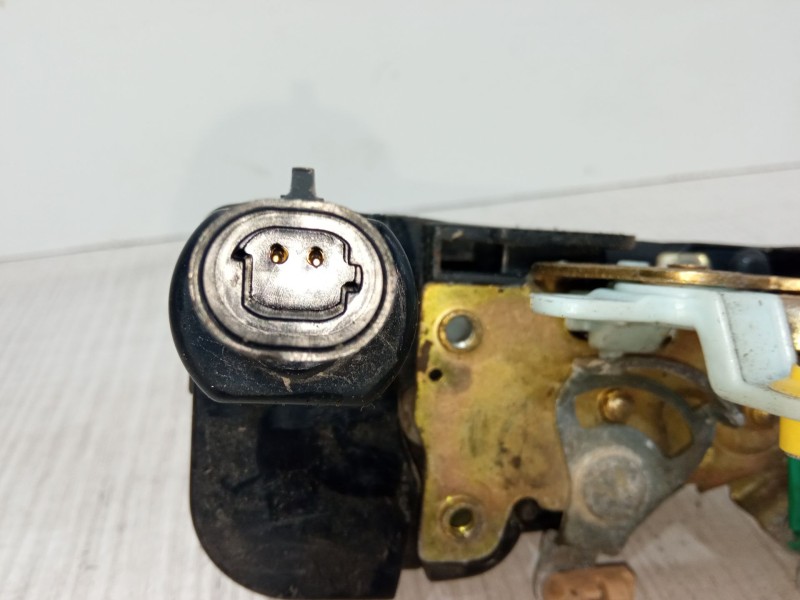 Recambio de cerradura puerta delantera izquierda para chrysler voyager / grand voyager iii (gs_, ns_) 2.4 i referencia OEM IAM  