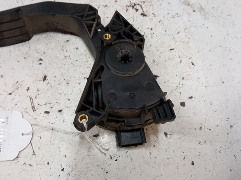 Recambio de pedal acelerador para dacia sandero ii (b8_) 1.5 dci 75 / blue dci 75 (b8jw, b8m4, b8ah, b8m7, b8m6) referencia OEM 