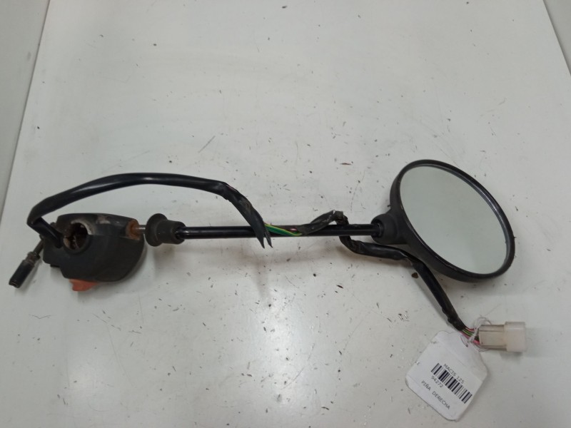 Recambio de piña derecha para benelli macis 125 referencia OEM IAM   
