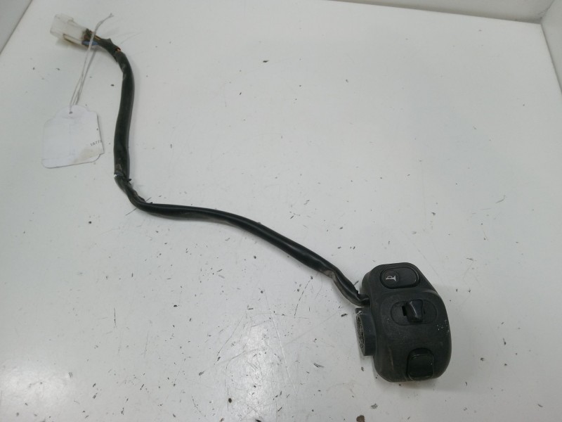 Recambio de piña luces izquierda para benelli macis 125 referencia OEM IAM   