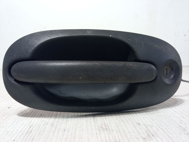 Recambio de maneta exterior puerta delantera izquierda para chrysler voyager / grand voyager iii (gs_, ns_) 2.4 i referencia OEM