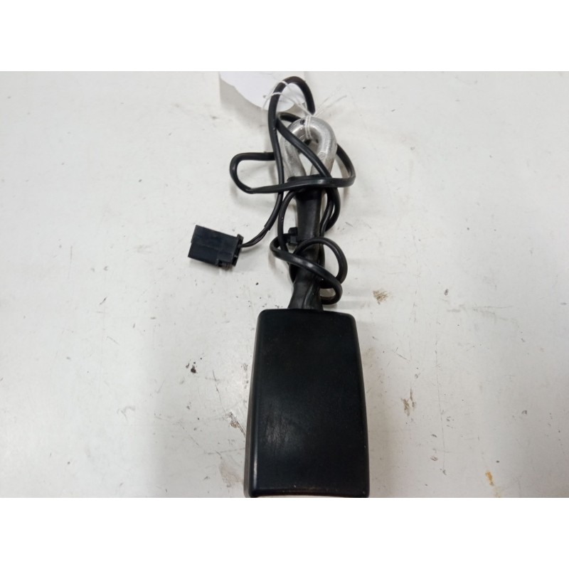 Recambio de anclaje cinturon delantero izquierdo para fiat doblo furgoneta/monovolumen (223_) 1.3 d multijet referencia OEM IAM 