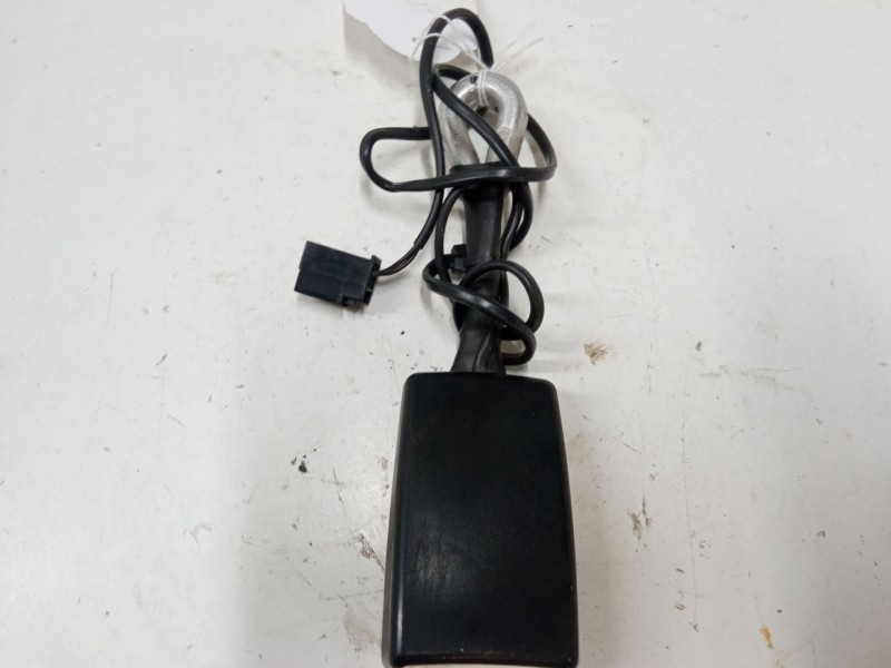 Recambio de anclaje cinturon delantero izquierdo para fiat doblo furgoneta/monovolumen (223_) 1.3 d multijet referencia OEM IAM 