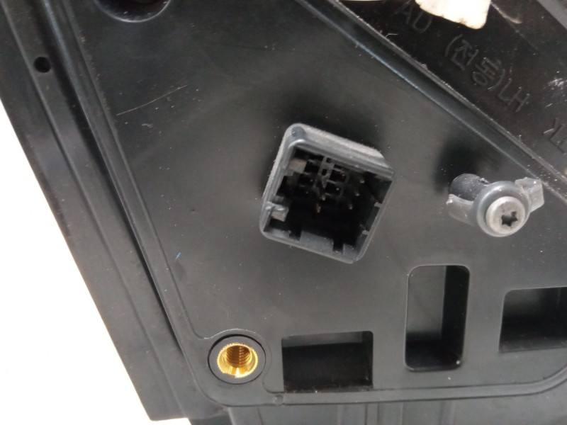Recambio de retrovisor electrico izquierdo para kia cee´d hatchback (ed) 1.4 referencia OEM IAM   