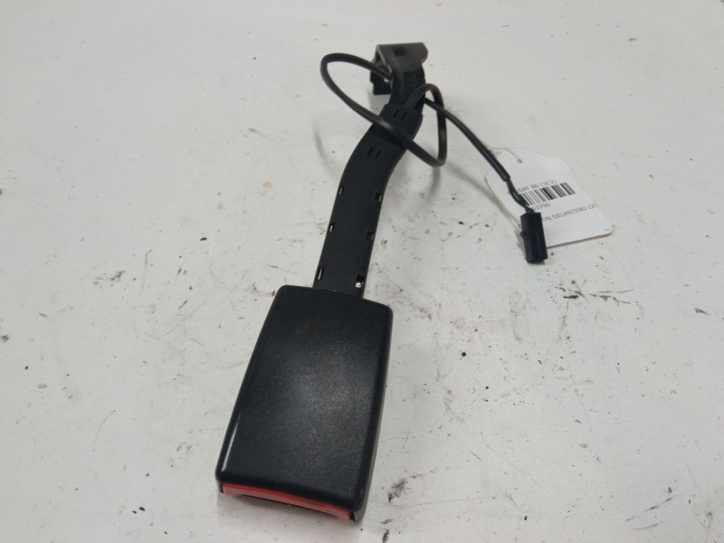 Recambio de anclaje cinturon delantero izquierdo para volkswagen passat b6 (3c2) 2.0 tdi 16v referencia OEM IAM   