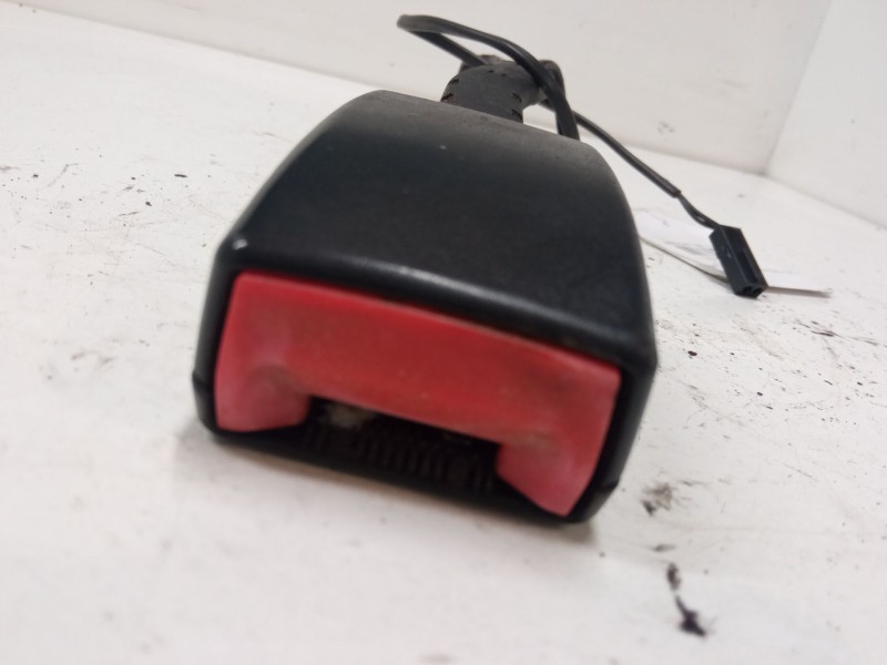 Recambio de anclaje cinturon delantero izquierdo para volkswagen passat b6 (3c2) 2.0 tdi 16v referencia OEM IAM   