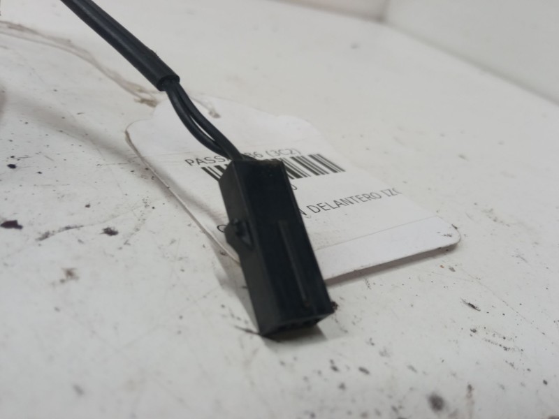 Recambio de anclaje cinturon delantero izquierdo para volkswagen passat b6 (3c2) 2.0 tdi 16v referencia OEM IAM   