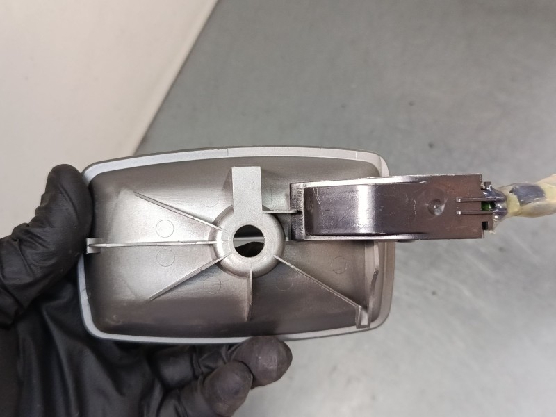Recambio de maneta interior puerta delantera derecha para bmw 7 (e65, e66, e67) 730 d referencia OEM IAM 7024304  