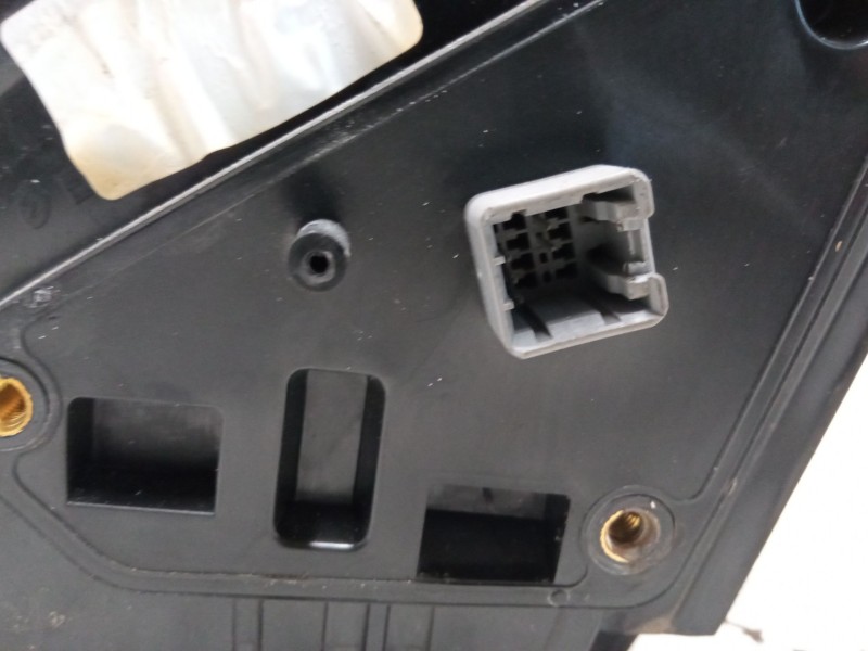 Recambio de retrovisor electrico derecho para kia cee´d hatchback (ed) 1.4 referencia OEM IAM   