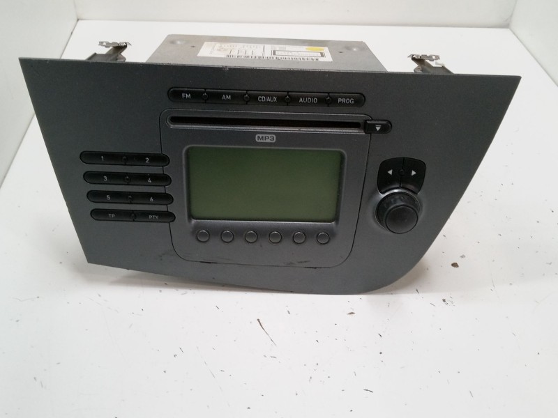 Recambio de radio para seat leon (1p1) 1.4 16v referencia OEM IAM 1P1035186BN87  