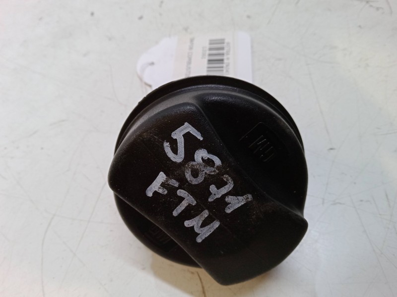 Recambio de tapon combustible para opel astra h (a04) 1.6 (l48) referencia OEM IAM    Recambio de tapon combustible para opel astra h (a04) 1.6 (l48) referencia OEM IAM