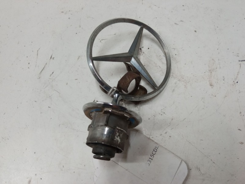 Recambio de anagrama para mercedes-benz clase e (w211) e 270 cdi (211.016) referencia OEM IAM   
