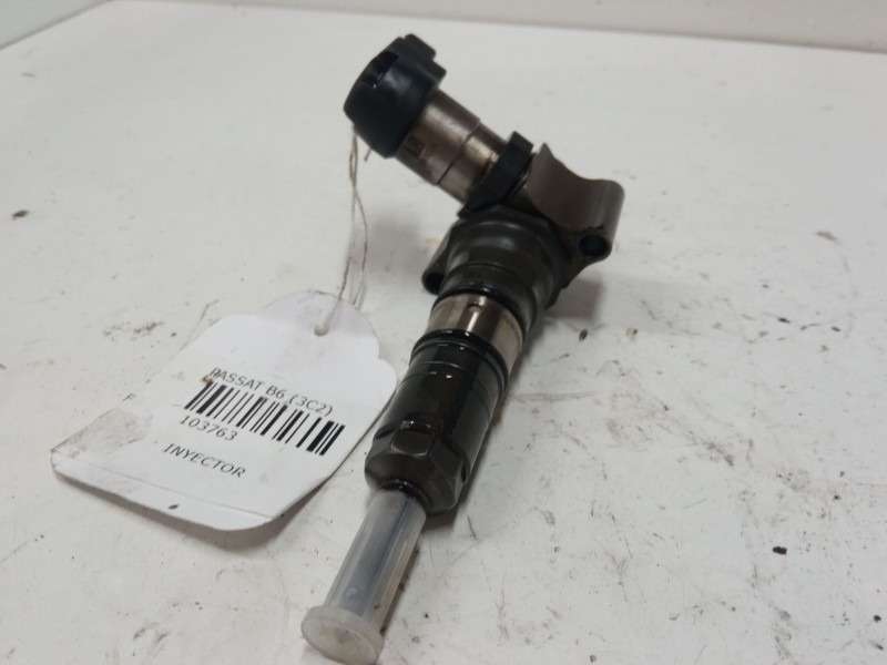 Recambio de inyector para volkswagen passat b6 (3c2) 2.0 tdi 16v referencia OEM IAM 101019  