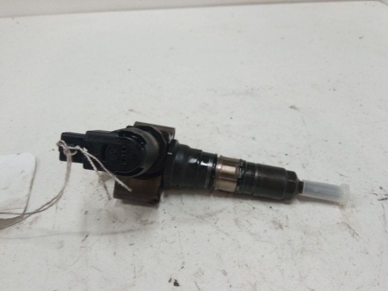 Recambio de inyector para volkswagen passat b6 (3c2) 2.0 tdi 16v referencia OEM IAM 021009  