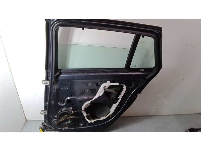 Recambio de puerta trasera derecha para renault laguna iii grandtour (kt0/1) 1.5 dci (kt0a, kt0r, kt02) referencia OEM IAM   