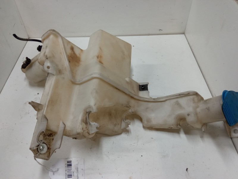 Recambio de deposito limpiaparabrisas para volkswagen passat b6 (3c2) 2.0 tdi 16v referencia OEM IAM   