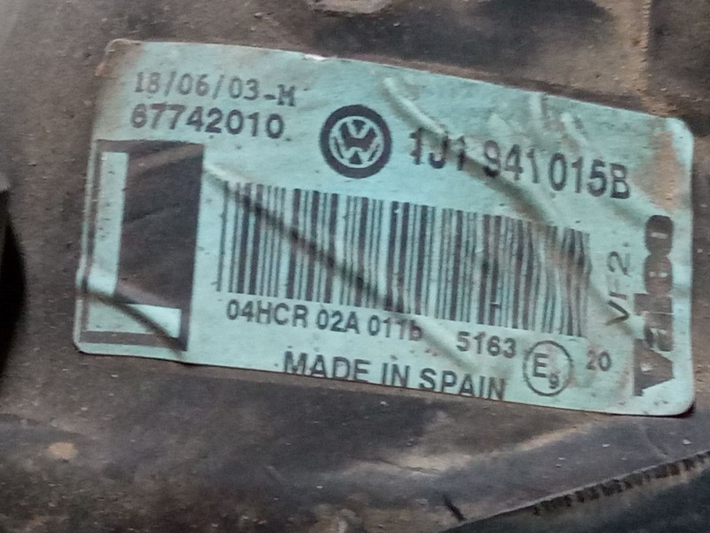 Recambio de faro izquierdo para volkswagen golf iv (1j1) 1.4 16v referencia OEM IAM 1j1941015b  