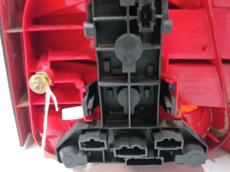 Recambio de piloto trasero izquierdo para volkswagen golf iv (1j1) 1.4 16v referencia OEM IAM   