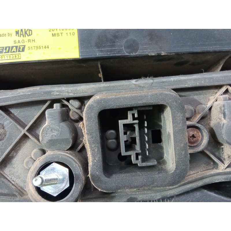 Recambio de piloto trasero derecho para fiat doblo furgoneta/monovolumen (223_) 1.3 d multijet referencia OEM IAM 51755144  