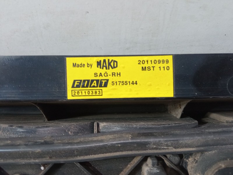 Recambio de piloto trasero derecho para fiat doblo furgoneta/monovolumen (223_) 1.3 d multijet referencia OEM IAM 51755144  