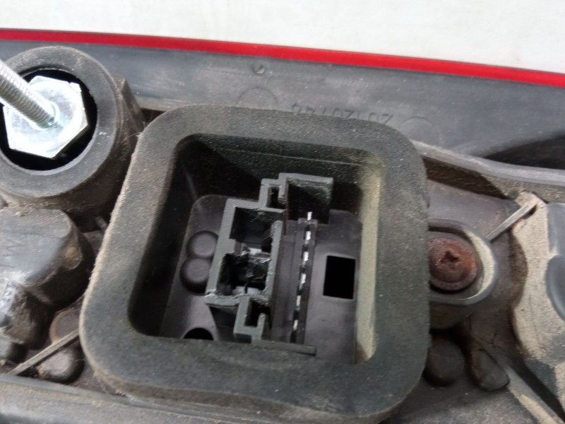 Recambio de piloto trasero izquierdo para fiat doblo furgoneta/monovolumen (223_) 1.3 d multijet referencia OEM IAM 51755145  